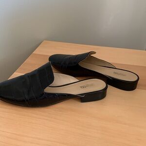 MICHAEL Michael Kors Women’s Natasha Mule Size 7.5M Slip On Shoe Black